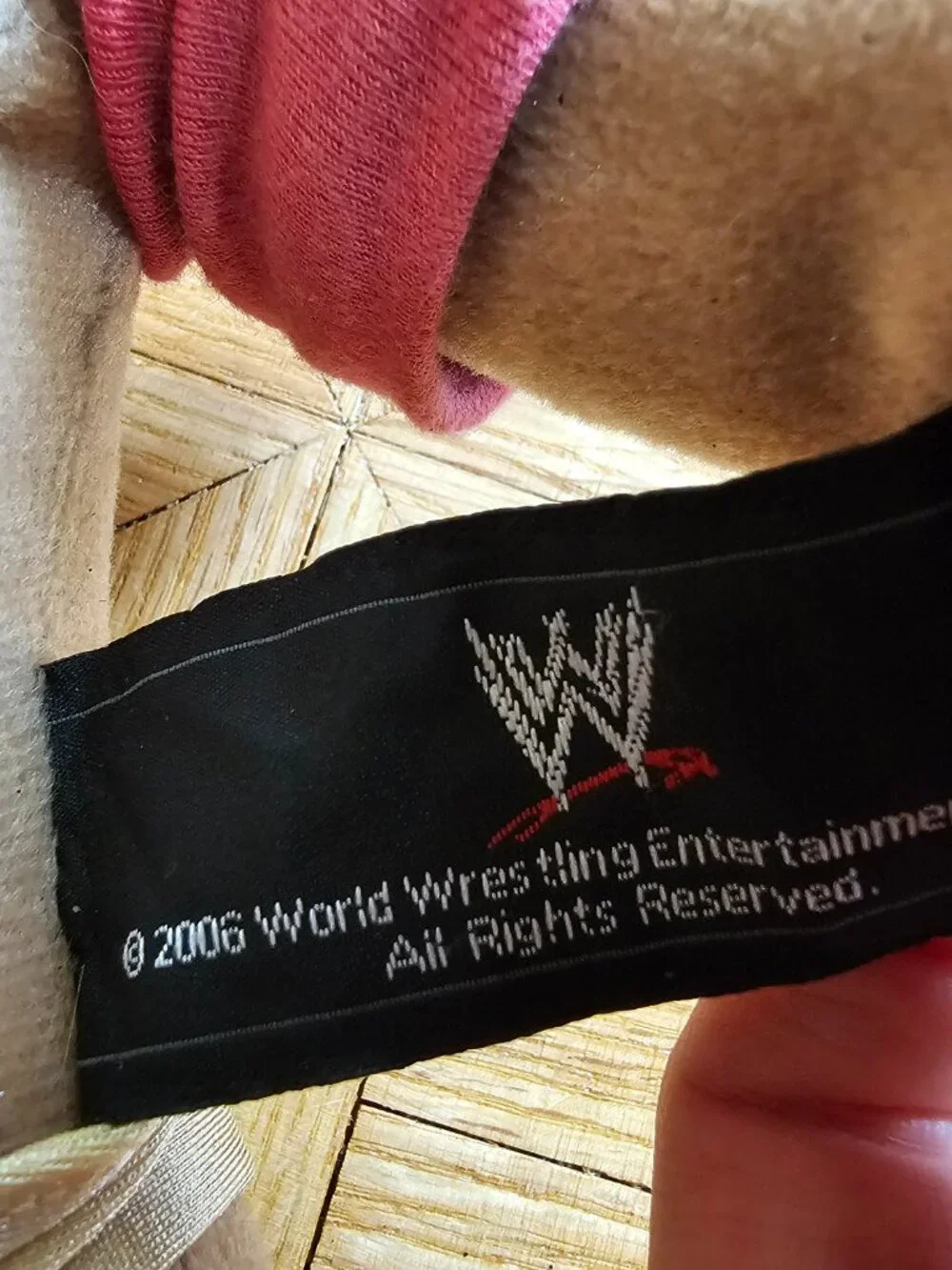 WWE knee seams